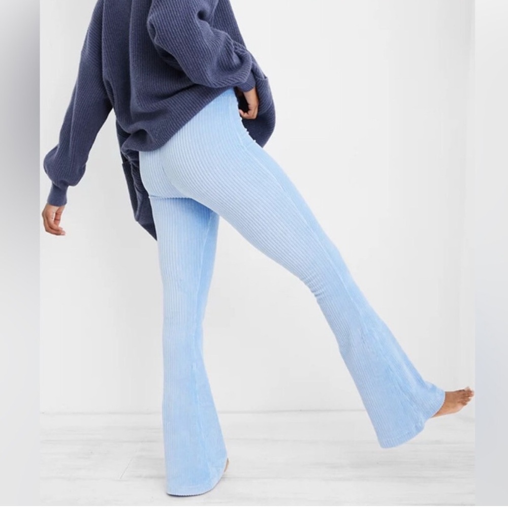 Aerie Groove-On Velour Ribbed Flare Pants Women’s Size Small Light Blue